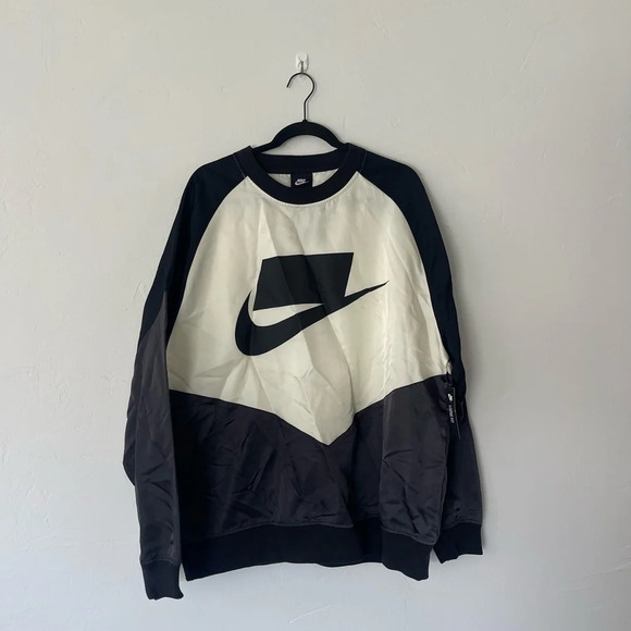 Nike Other - Nike Crew Loose Fit Pullover Colorblock Sweatshirt